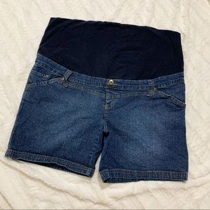 Thyme maternity blue denim women’s  shorts Size XXL